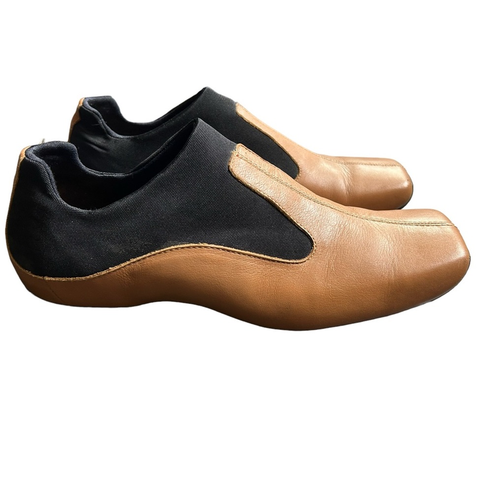 TSUBO women’s size US 8 EU 38 square toe flat slip on shoes leather EUC